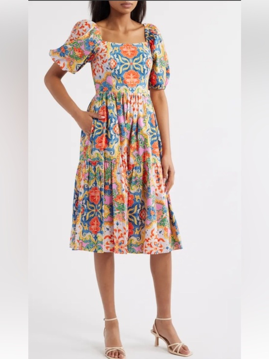 Vince Camuto Dresses & Skirts - Vince Camuto Multicolor Floral Puff Sleeve Midi Dress. 100% cotton. 6